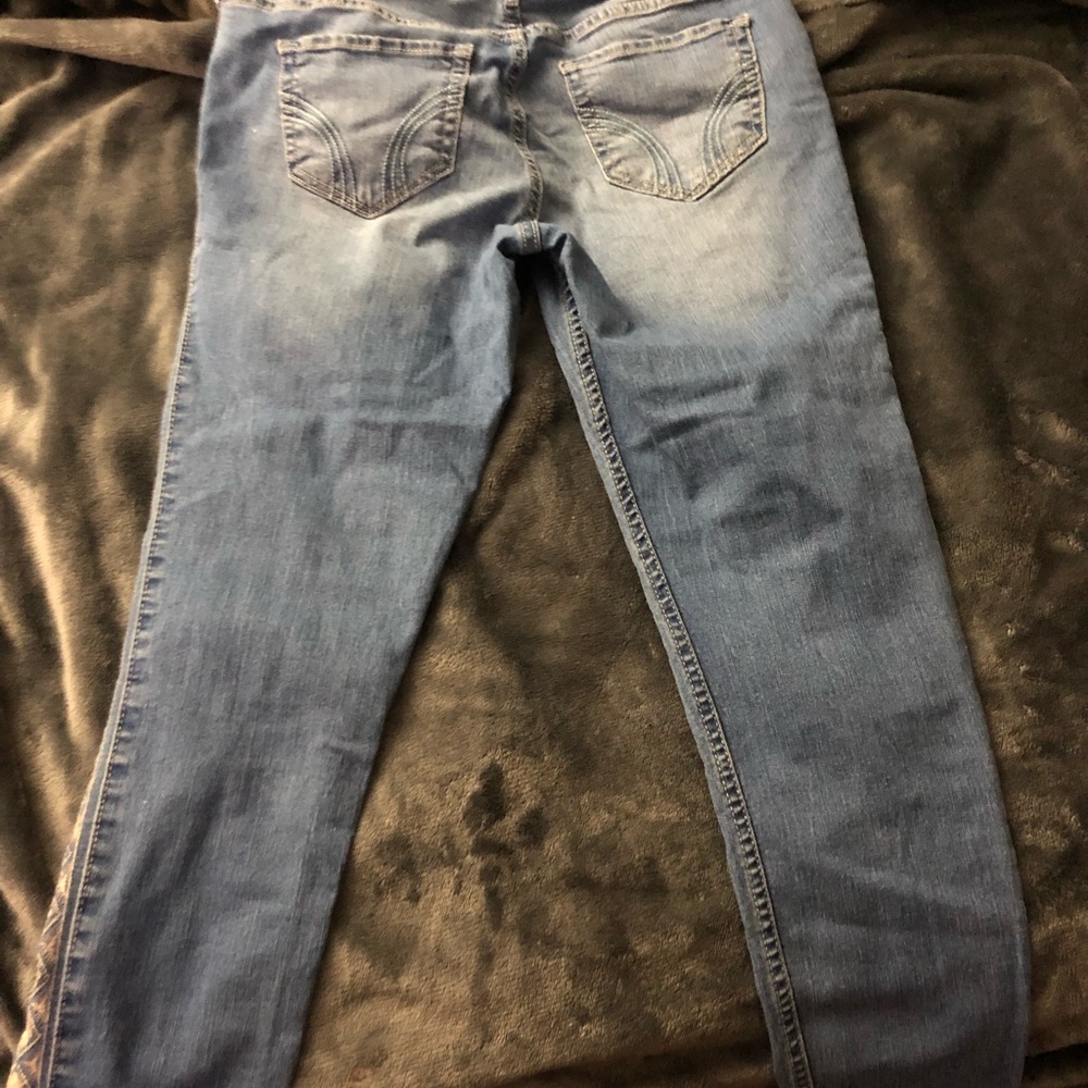 Women’s Hollister distressed ankle jeans